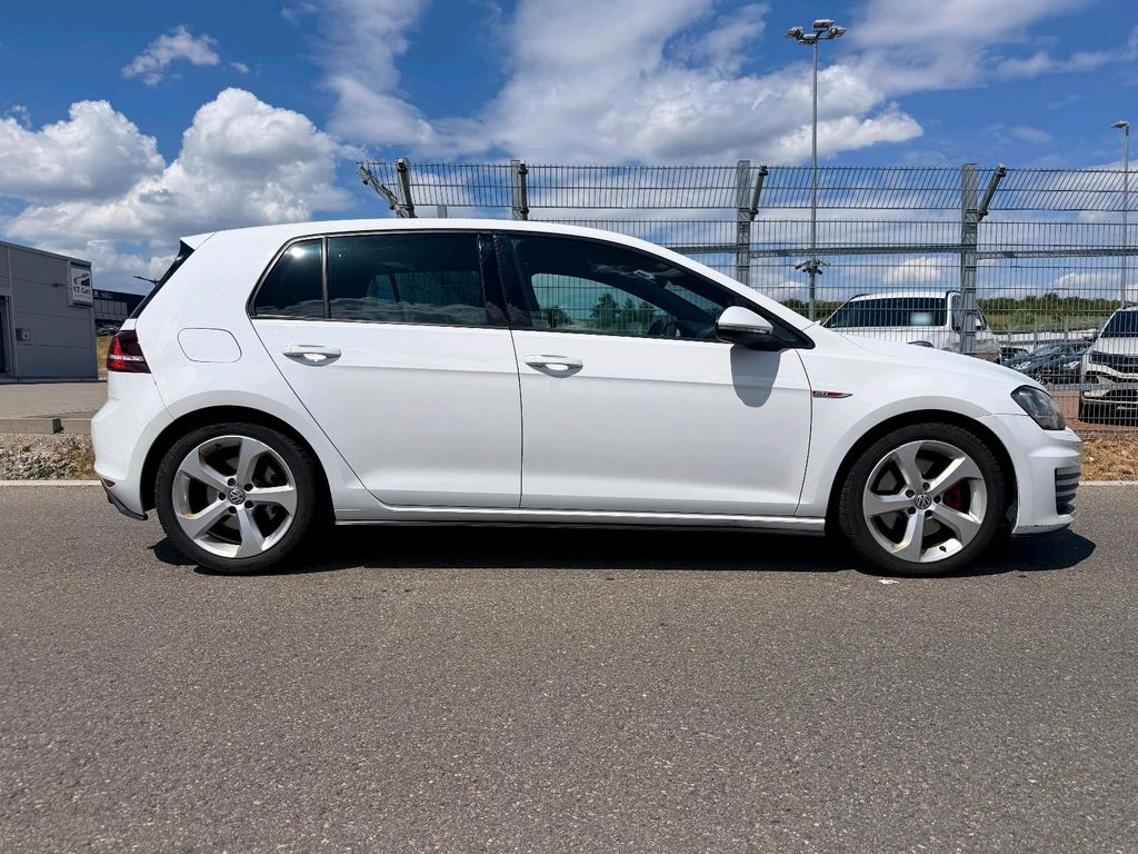 Image of Volkswagen Golf