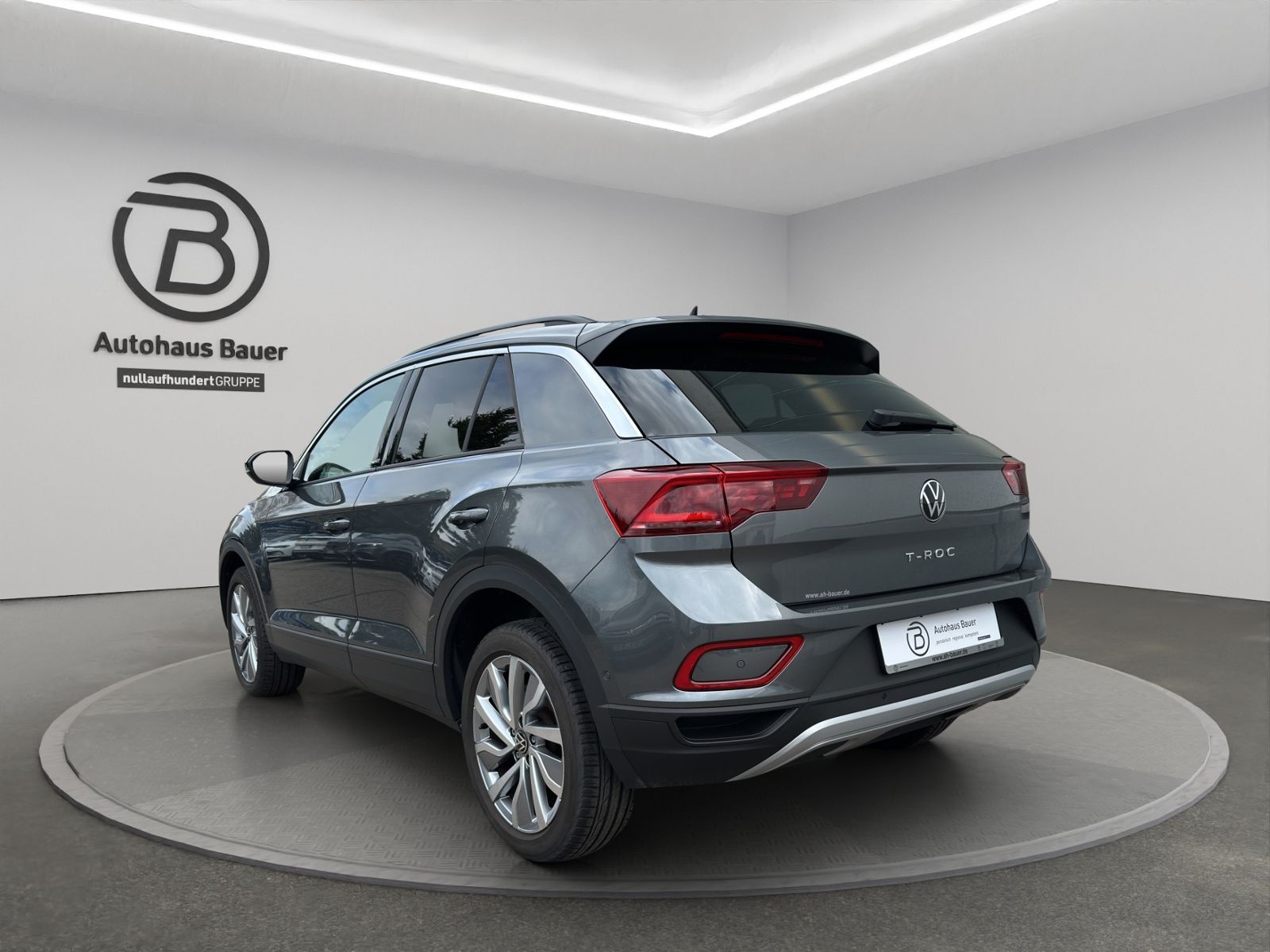 Volkswagen T-Roc 2.0TDI DSG Move AHK Navi RfK imagem 3