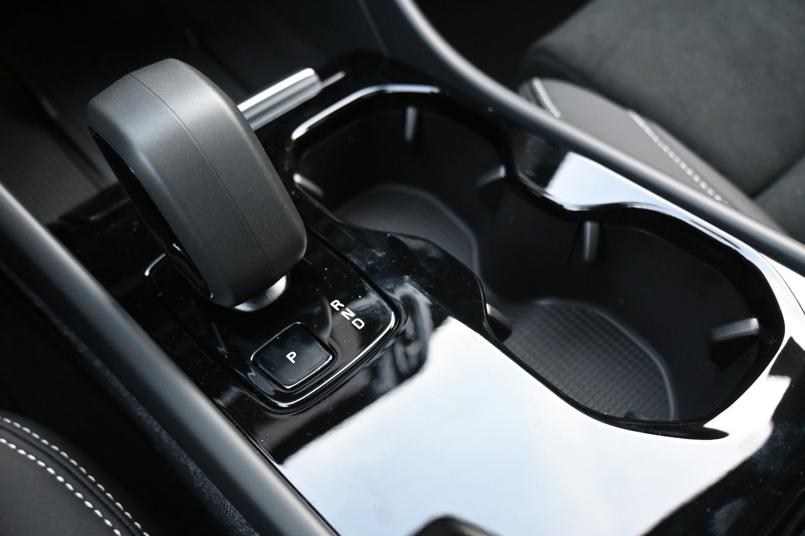 Fahrzeugabbildung Volvo XC40 Ultimate RC Pure Electric AWD*360°*PANO*GSD