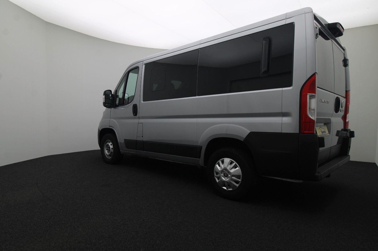Fahrzeugabbildung Fiat Ducato 30 L1H1 2.2 Panorama - Komfort-Fahrersitz