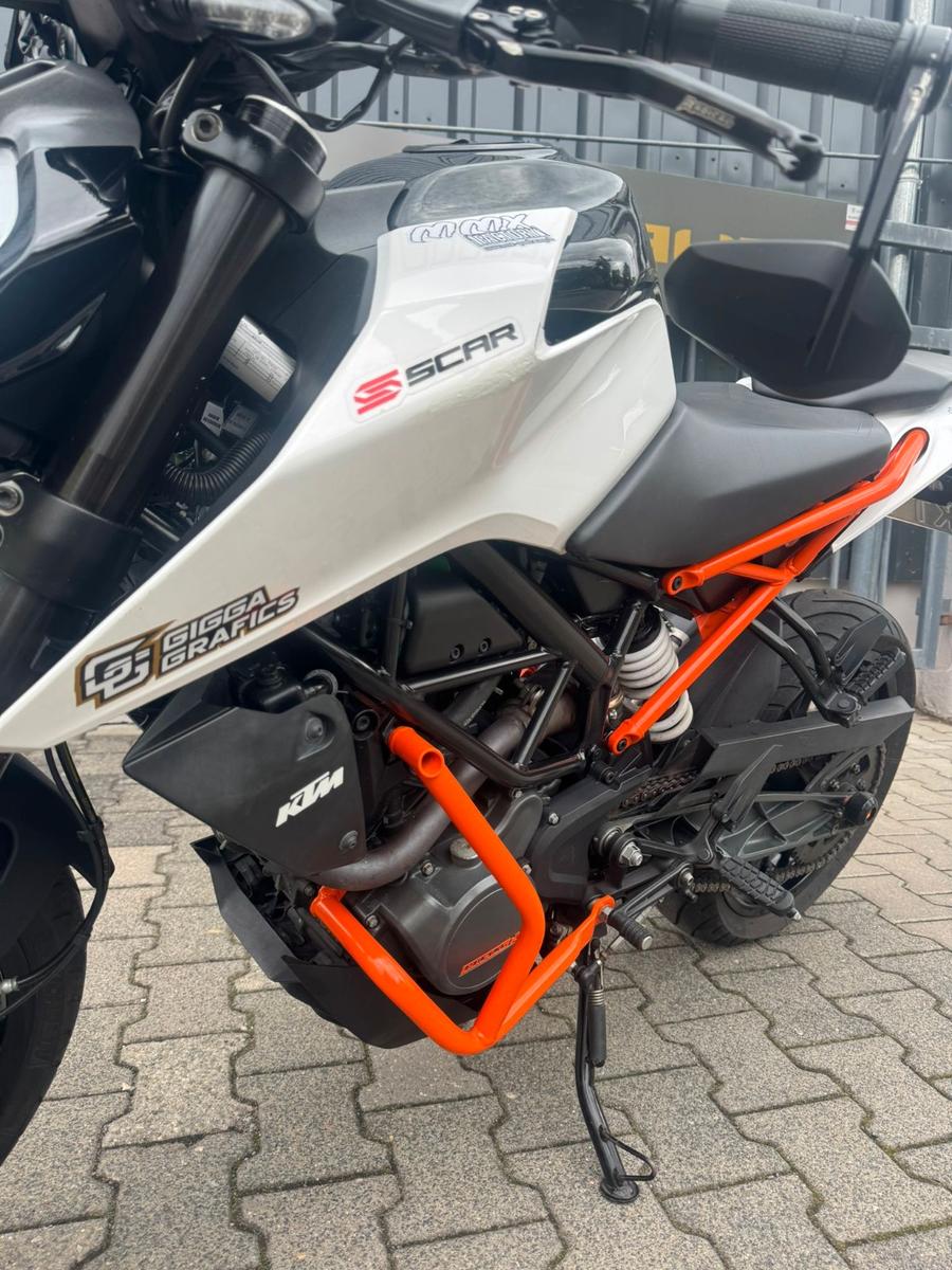 KTM Duke 125
