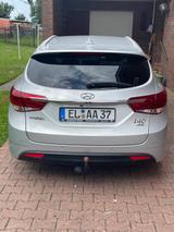 Hyundai i40 2.0 GDI Premium Automatik Premium - Hyundai i40 mit Benzin-Antrieb: Kombi, Automatik
