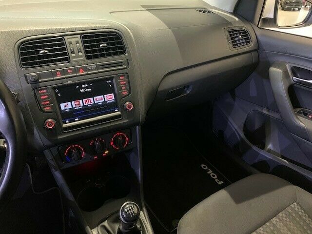 Fahrzeugabbildung Volkswagen Polo V 1.4 TDI NAVI/TEMP/ALARM/TEMPOMAT