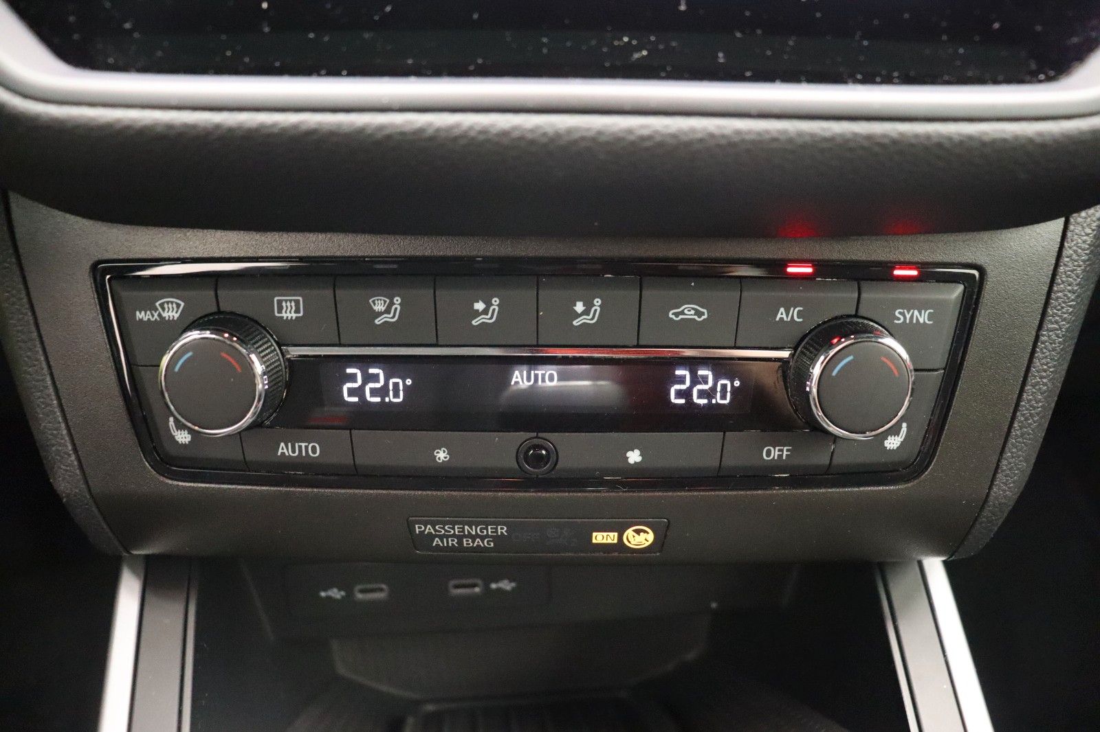 Fahrzeugabbildung SEAT Arona 1.5 FR NAVI AHK KAMERA