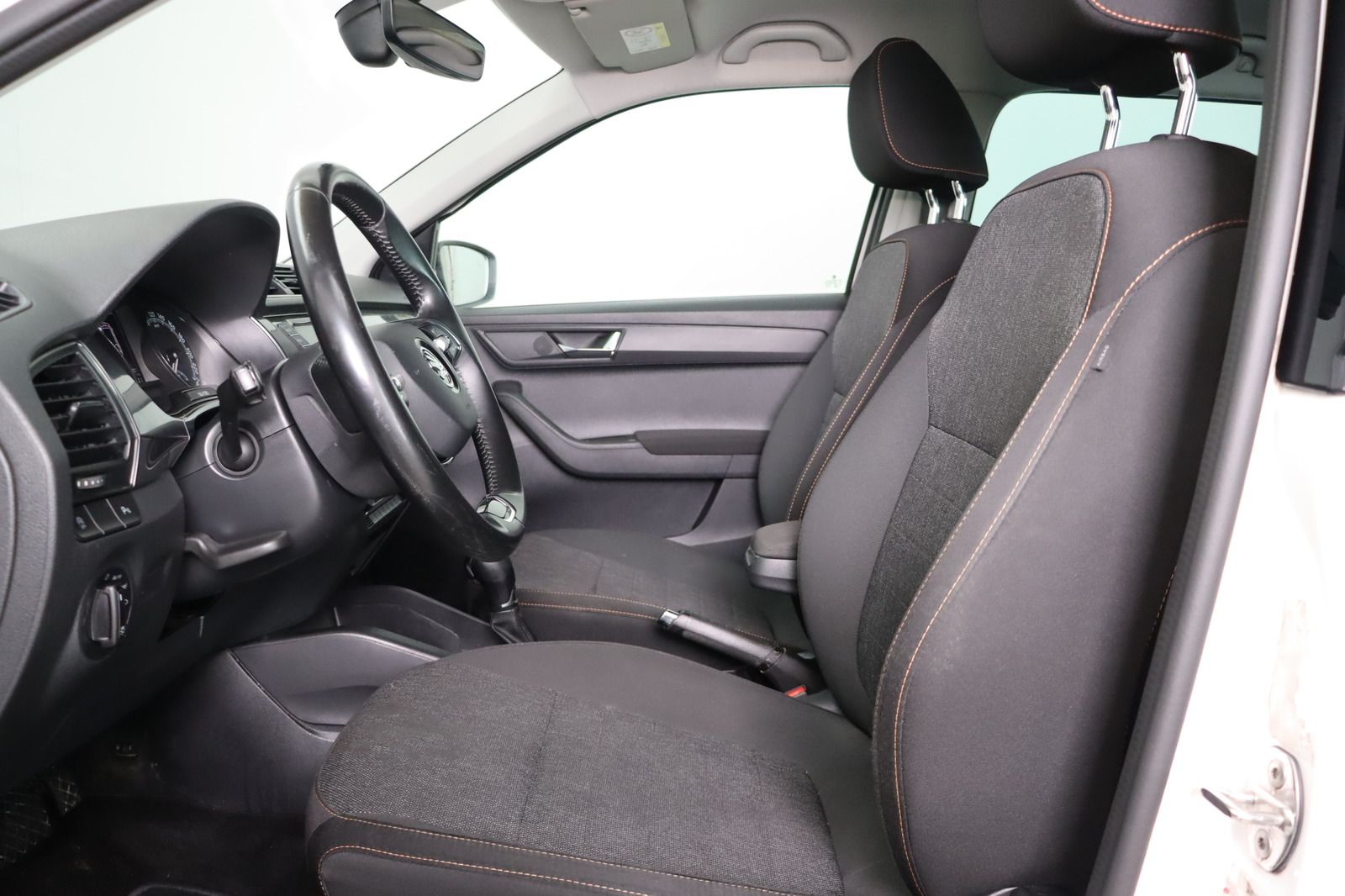 Fahrzeugabbildung SKODA Fabia 1.0 Combi Automatik * LED * Navigation Cle