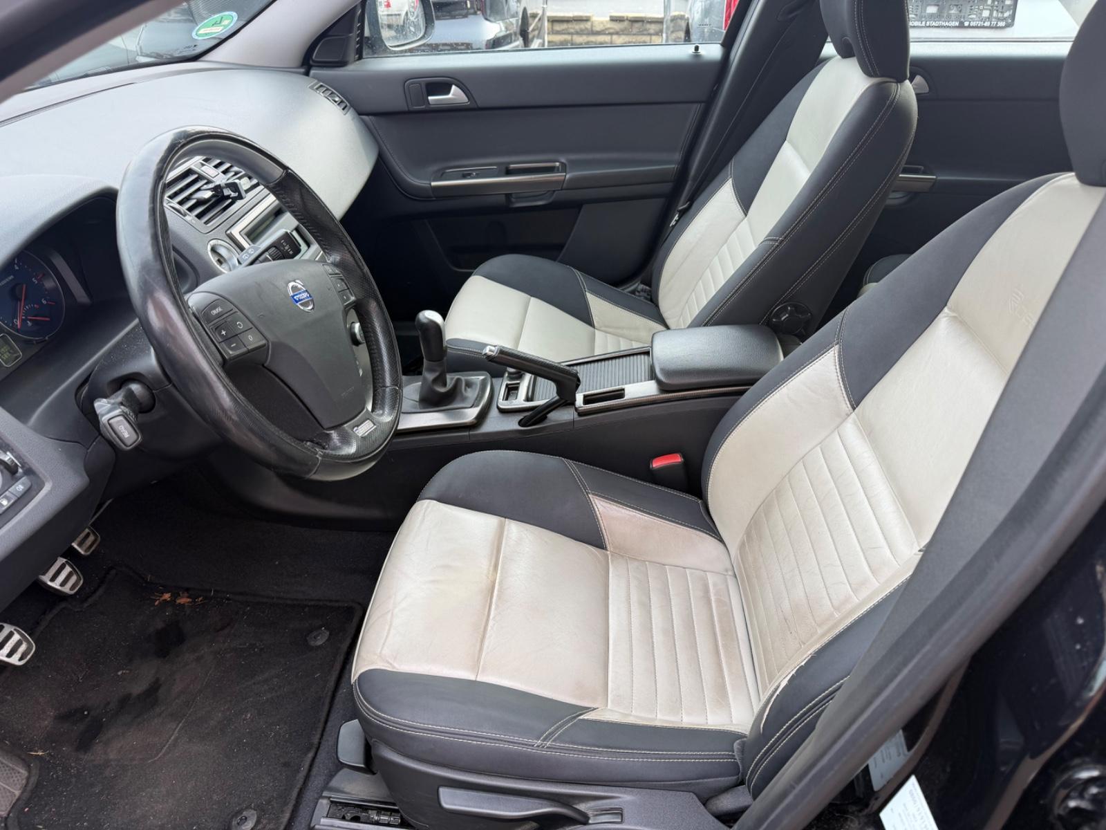 Volvo V50 Kombi D2 R-Design