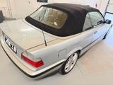 BMW 328i Cabrio Sport Edition  - silberne BMW 328