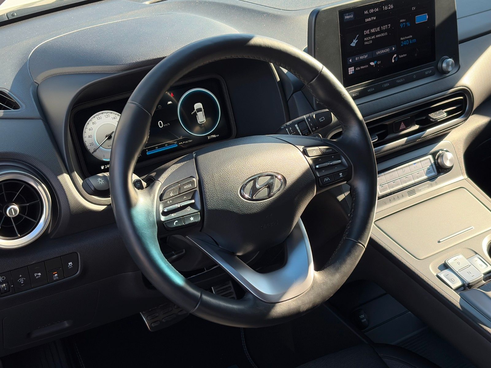 Fahrzeugabbildung Hyundai KONA E Select ACC PDC LFA LKA SHZ LHZ CarPlay