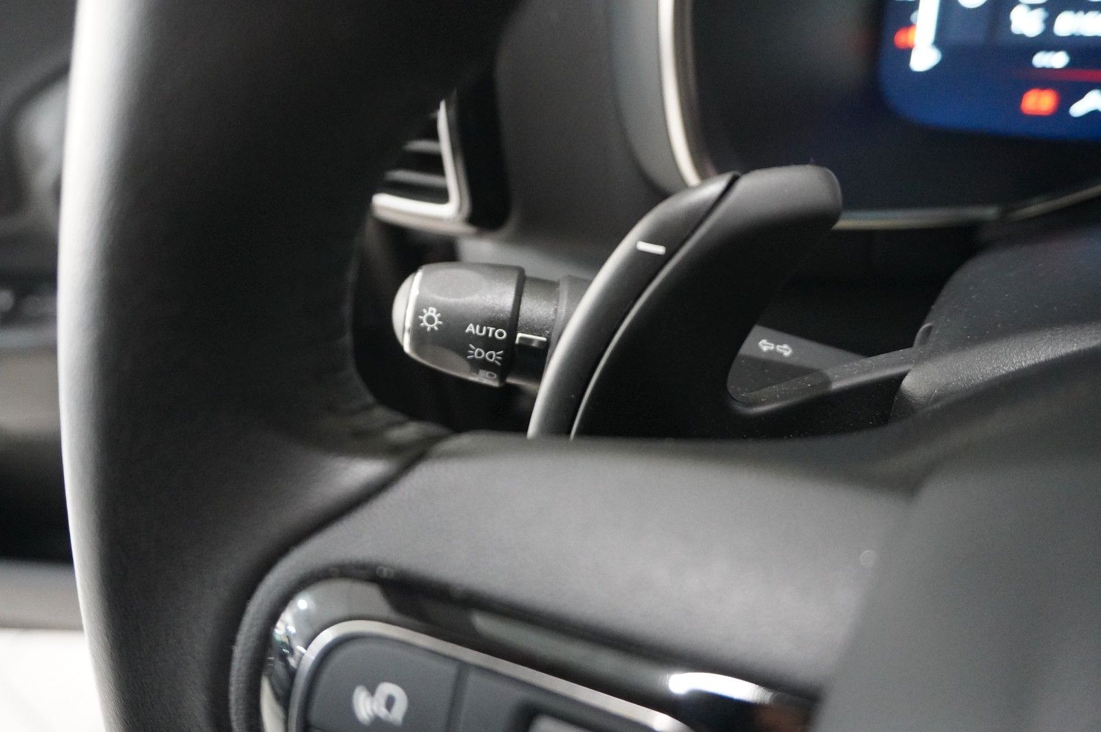 Fahrzeugabbildung Citroën C5 Aircross 1.2T SHINE EAT-8 NAVI/LED/KAMERA/SH