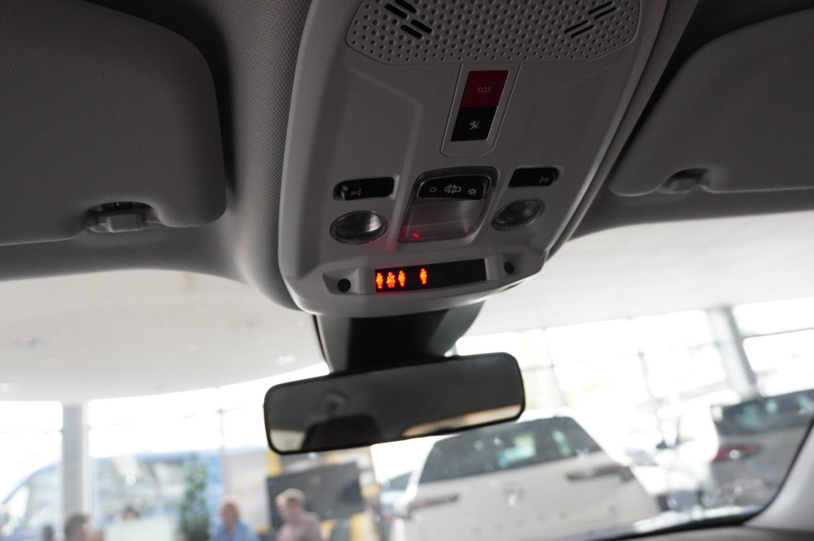 Fahrzeugabbildung Peugeot 2008 1.2 PURETECH NAVI/SHZ/KAMERA/TEMP/DAB+