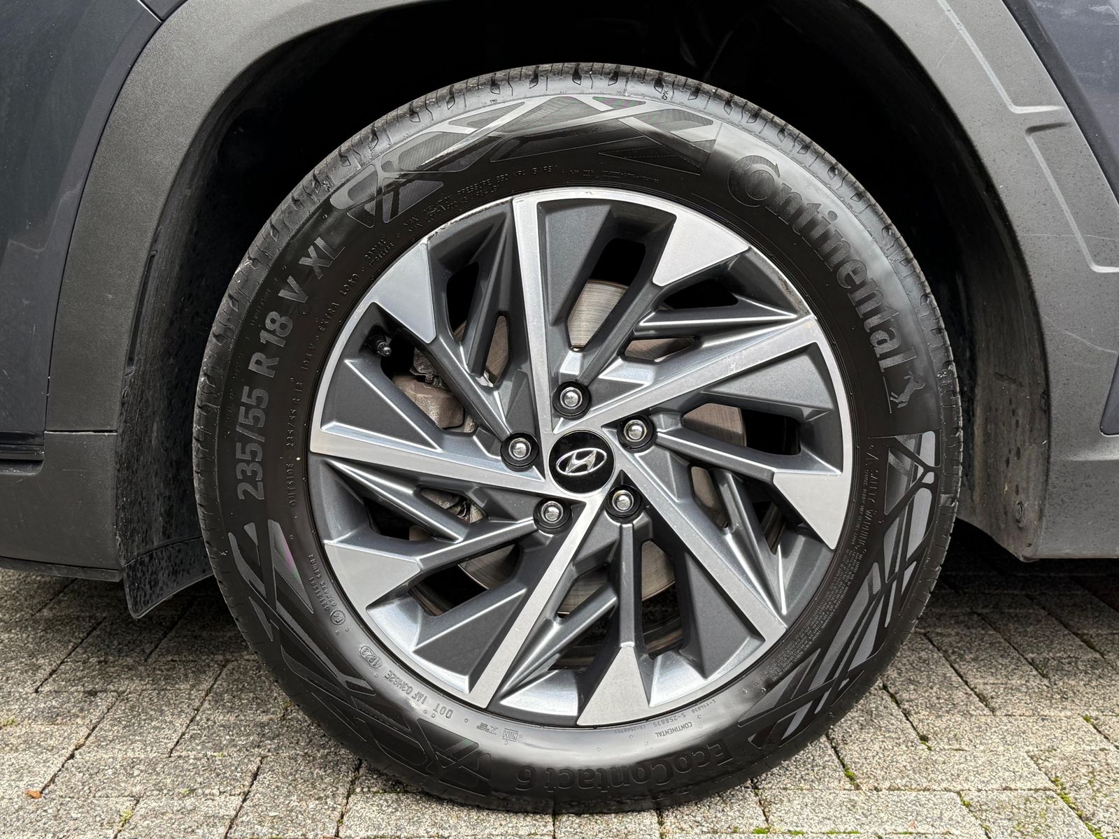 Fahrzeugabbildung Hyundai Tucson 1.6 T-GDI DCT 2WD LED+SHZ+KAM+CARPLAY+DAB