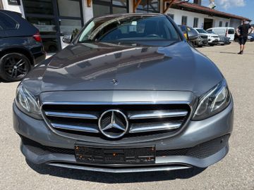 Mercedes E 220 - 12