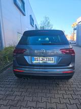 Volkswagen Tiguan 2.0 TDI  R-Line 140kW DSG 4MOT 8 Reifen - VW Tiguan Gebrauchtwagen in Braunschweig
