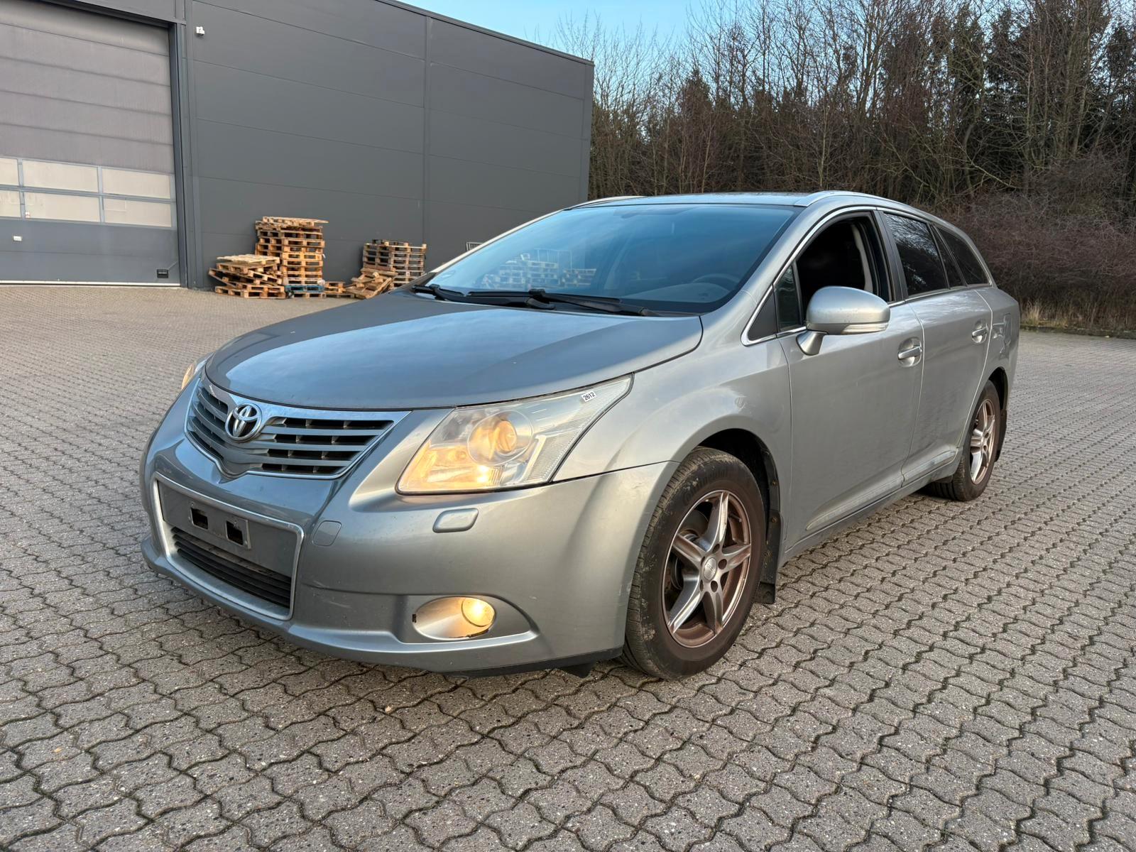 Toyota Avensis Combi 1.8 AUTOMAT NR. 2612