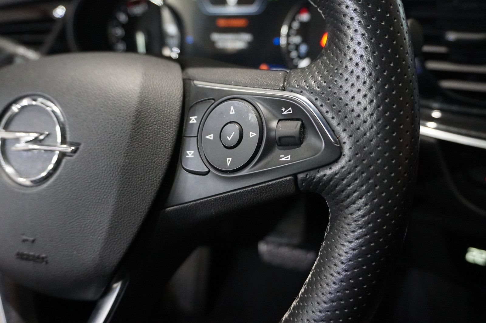 Fahrzeugabbildung Opel Insignia B GS 2.0D ELEGANCE NAVI/OPC/KAMERA/HUD