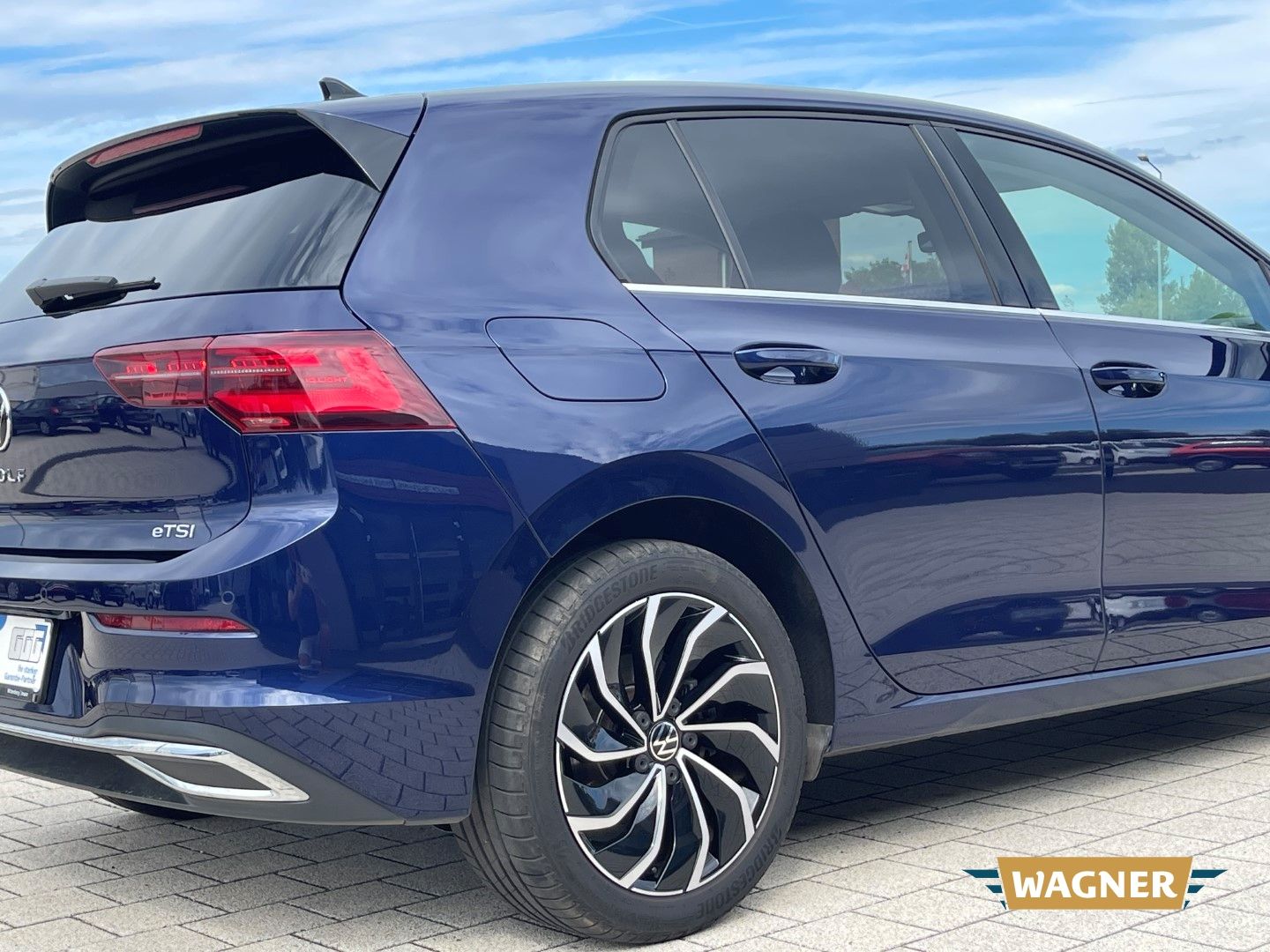Fahrzeugabbildung Volkswagen Golf VIII Style eTSI 1.5  Automatik