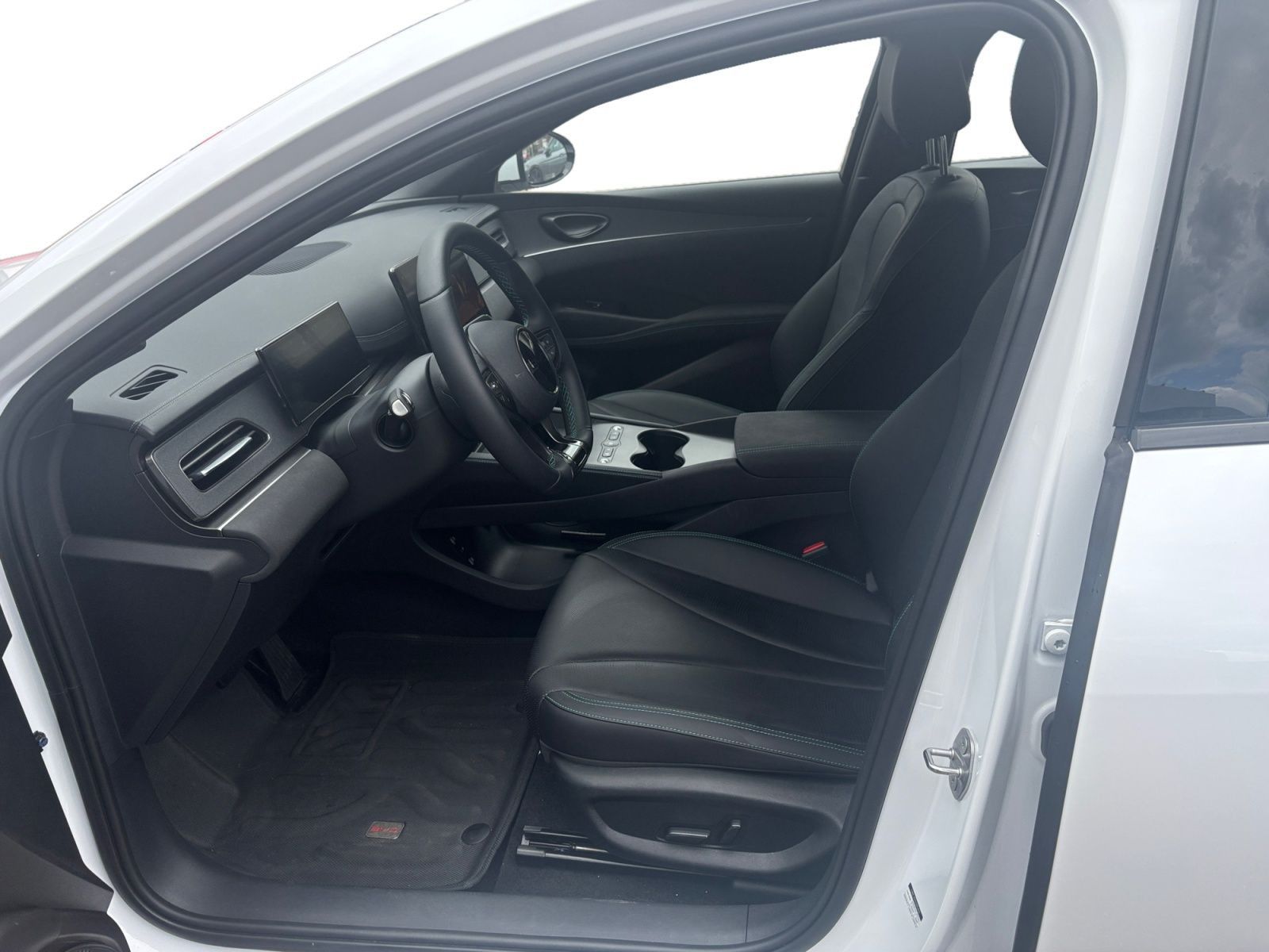 BYD SEAL 6