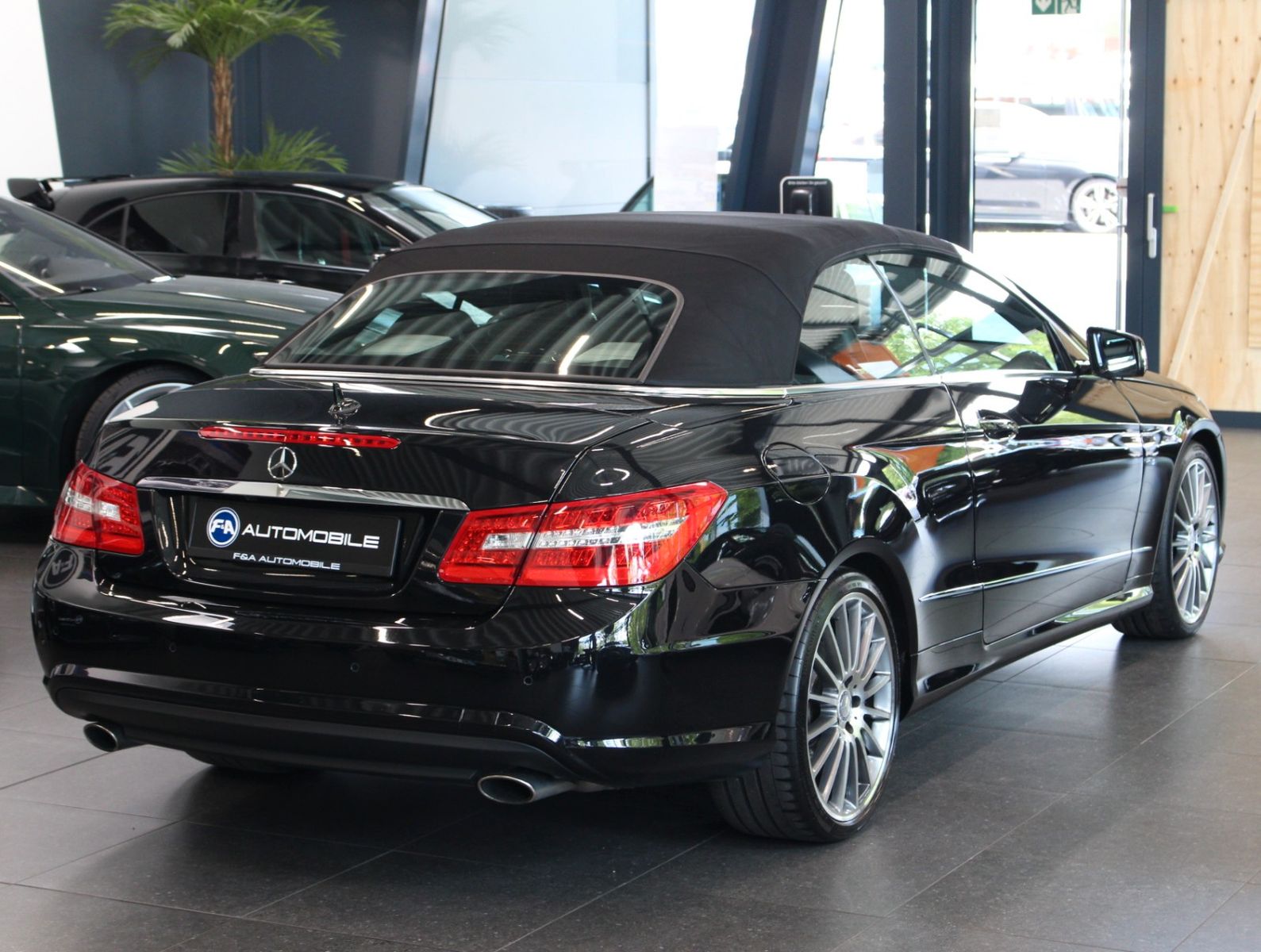 Fahrzeugabbildung Mercedes-Benz E 350 Cabriolet AMG-Line*Kamera*2.Hand