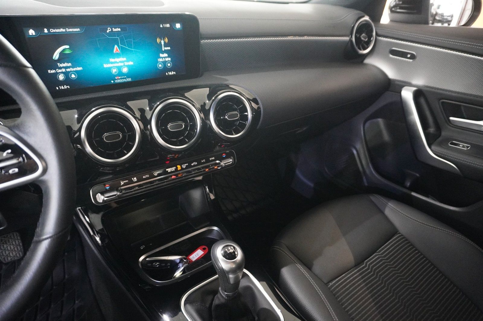 Fahrzeugabbildung Mercedes-Benz CLA 200 COUPE PROGRESSIVE NAVI/LED/KAMERA/VIRTU.