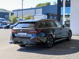 BMW 540d Touring xDrive M-Sport Pro STANDHZ AHK B&W - BMW 540 aus 2025