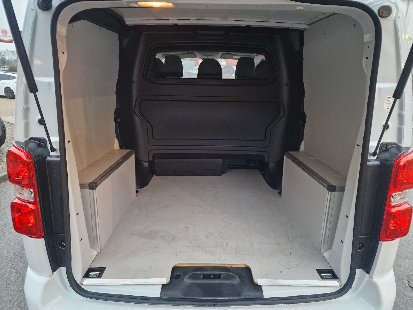 Fahrzeugabbildung Opel Vivaro Kasten Edition M Doppelkabine