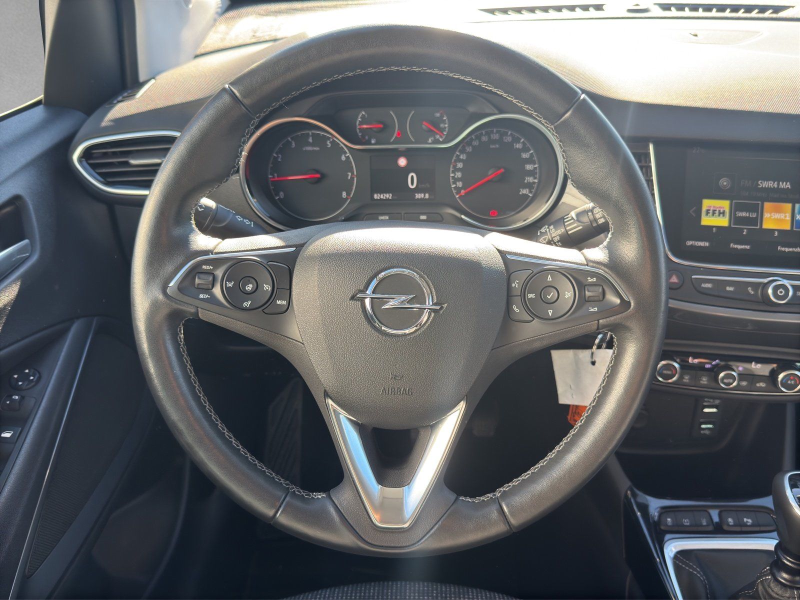 Fahrzeugabbildung Opel Crossland 1.2 Turbo Elegance KAMERA/TEMPOMAT/NAV