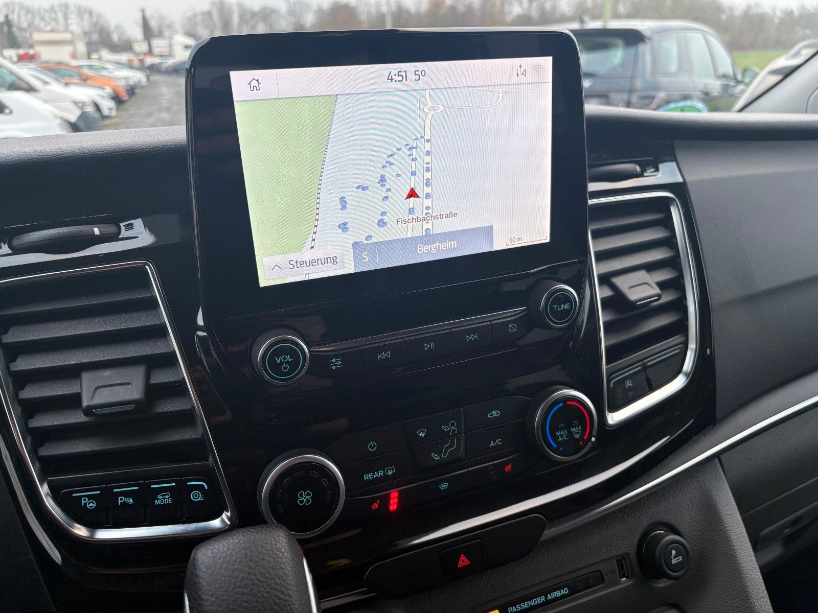 Fahrzeugabbildung Ford Tourneo Custom Aut. 320 L2 Tourneo Titanium Lede