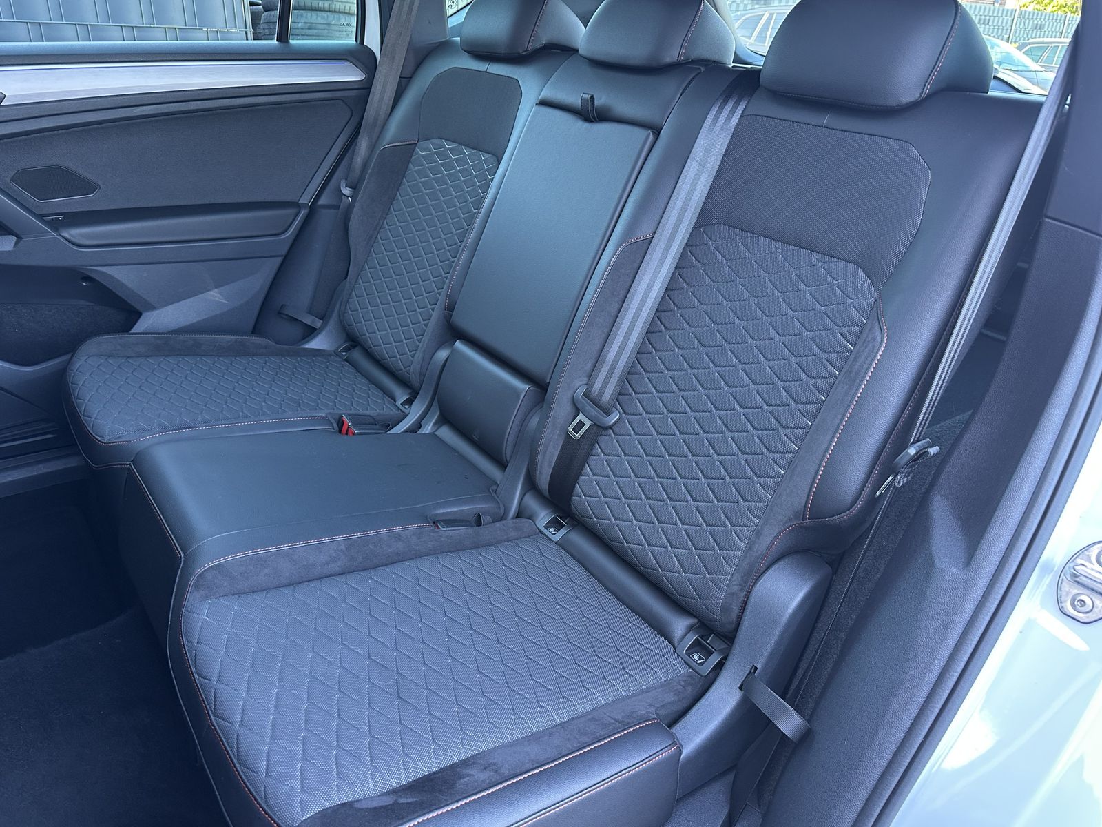 Fahrzeugabbildung SEAT Tarraco FR 4Drive NAV+LED+AHK+BEATS+PANO+20ZO+VC