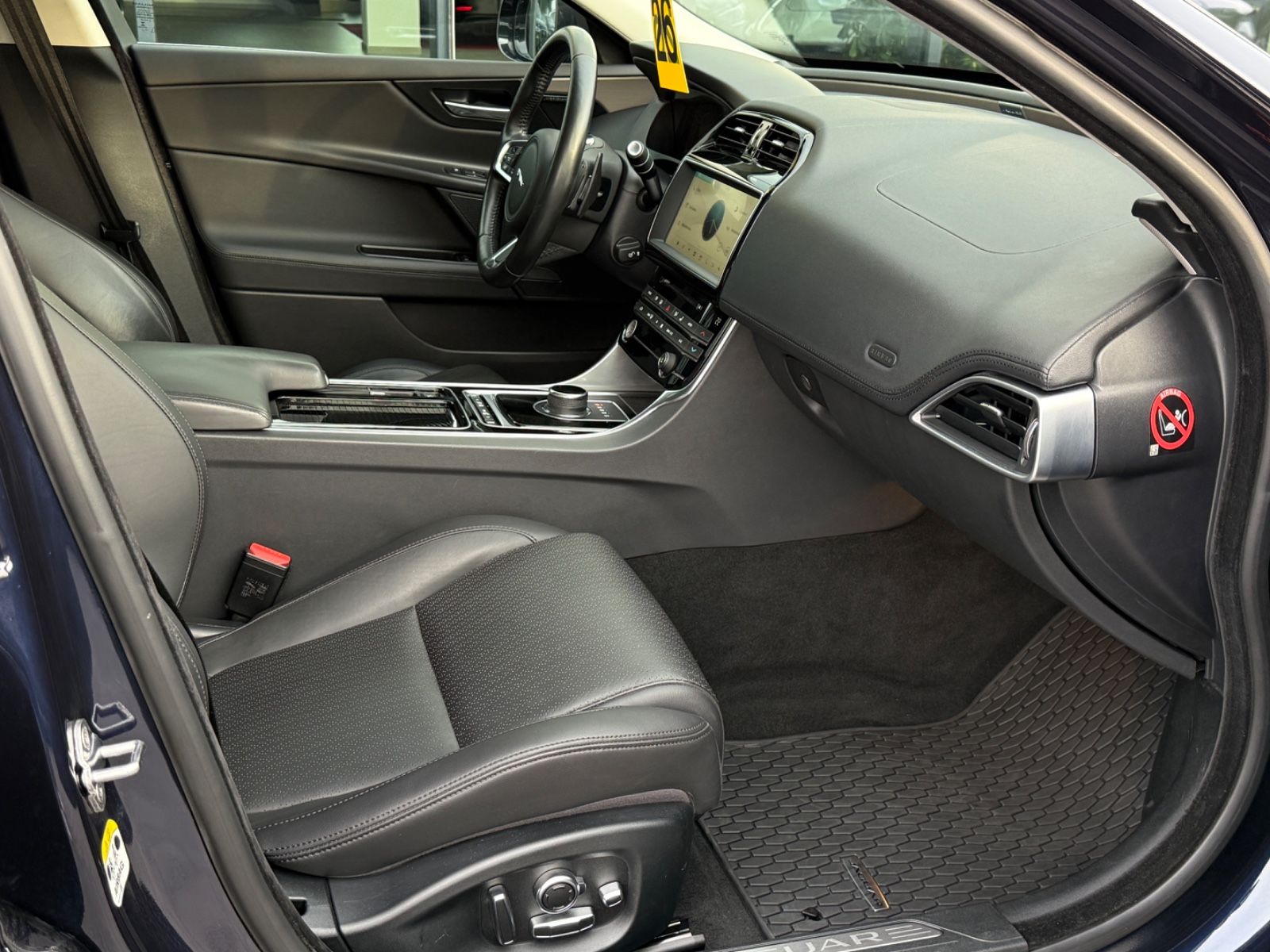 XE Portfolio AWD 2.0 Aut Leder Navi ACC 1.Hand