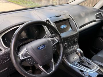 Ford S-Max - 11