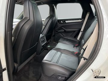 Porsche Cayenne - 9