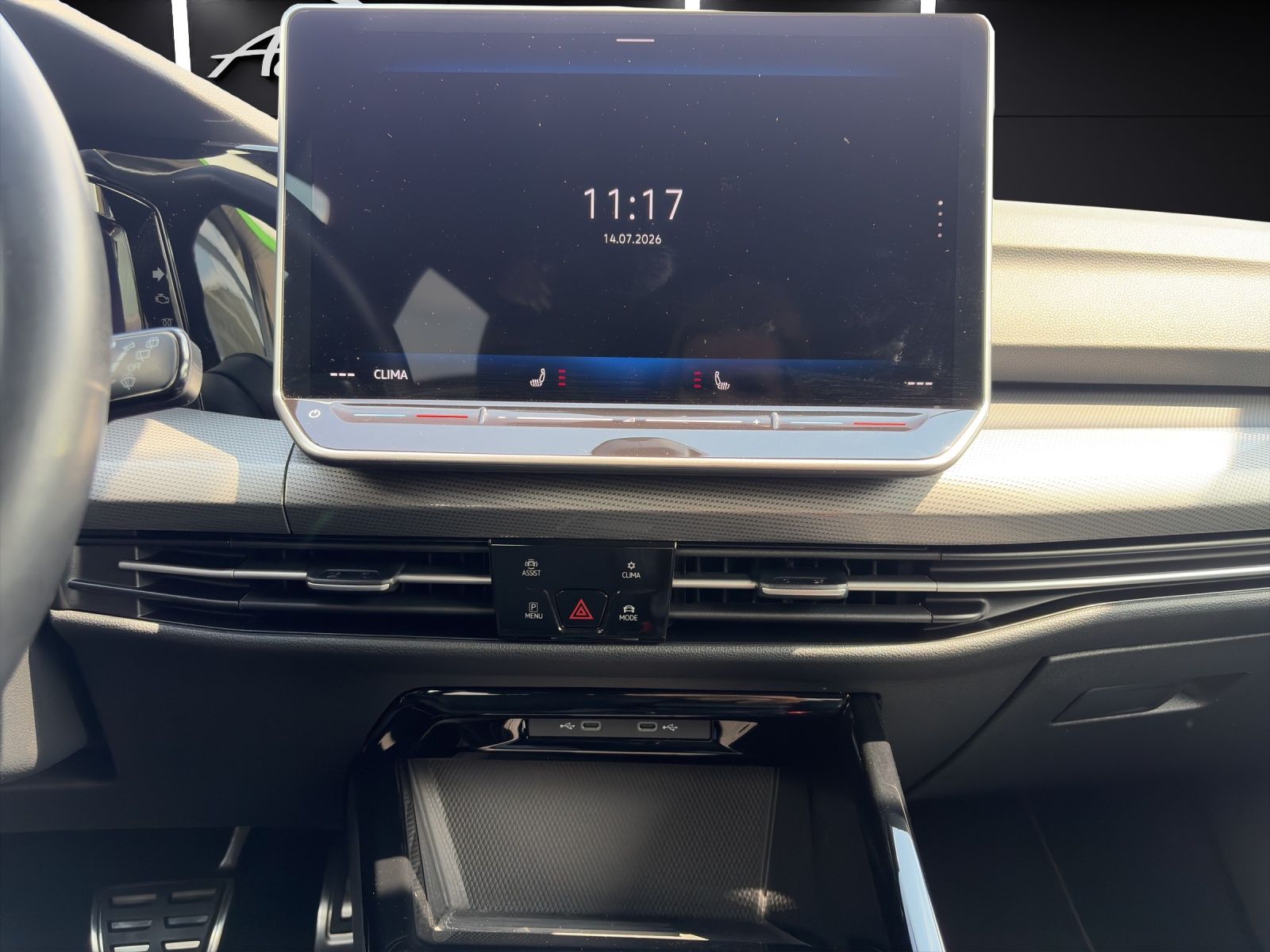 Fahrzeugabbildung Volkswagen Golf VIII EDITION 50 Matrix Navi ACC AHK PANO HU