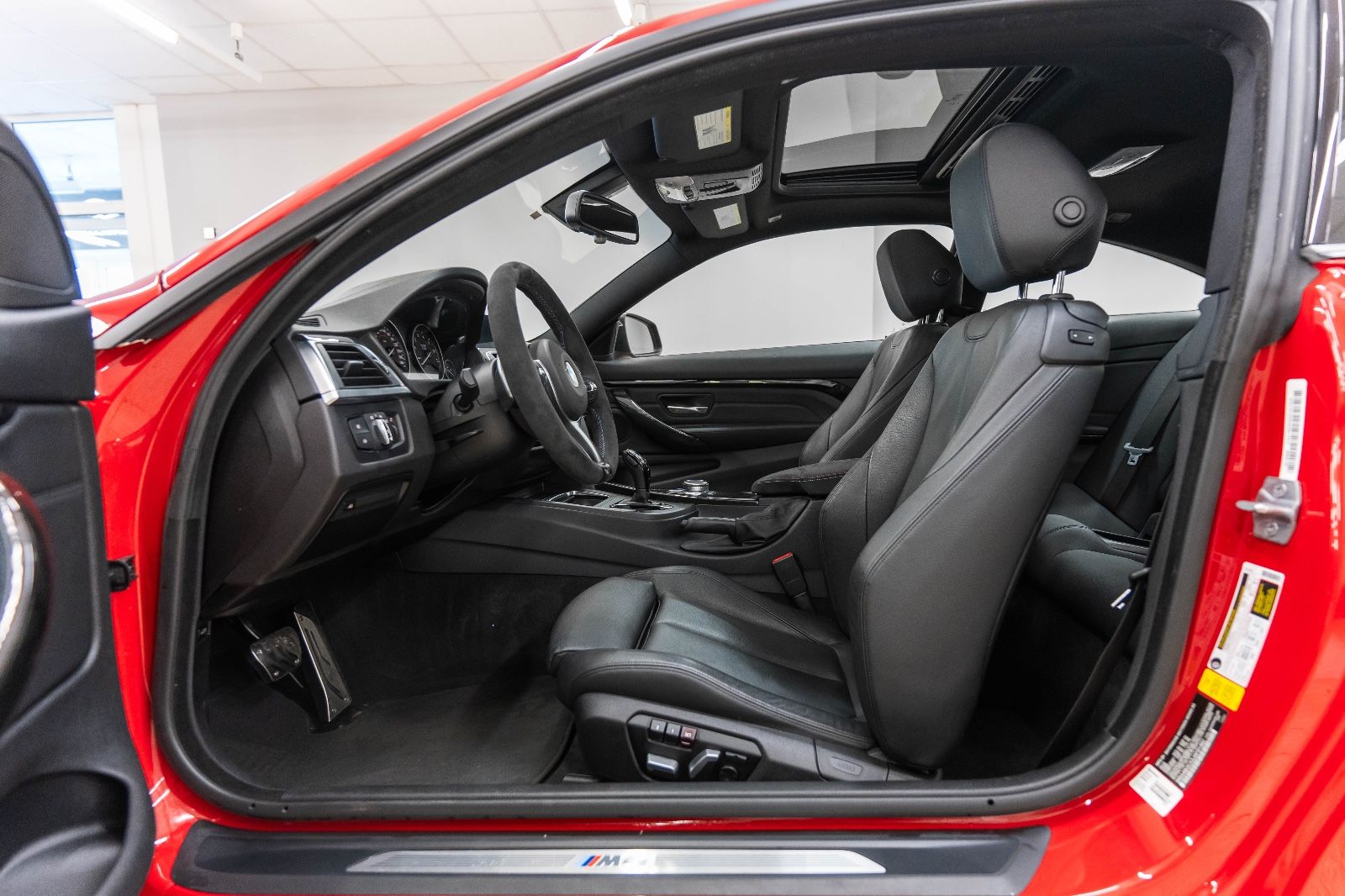 Fahrzeugabbildung BMW 430i Coupé M-Paket  LED NAV PDC KAM HIFI