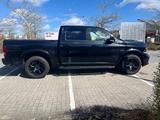 Dodge RAM 1500 Night 5,7 HEMI - Dodge RAM: Schwarz