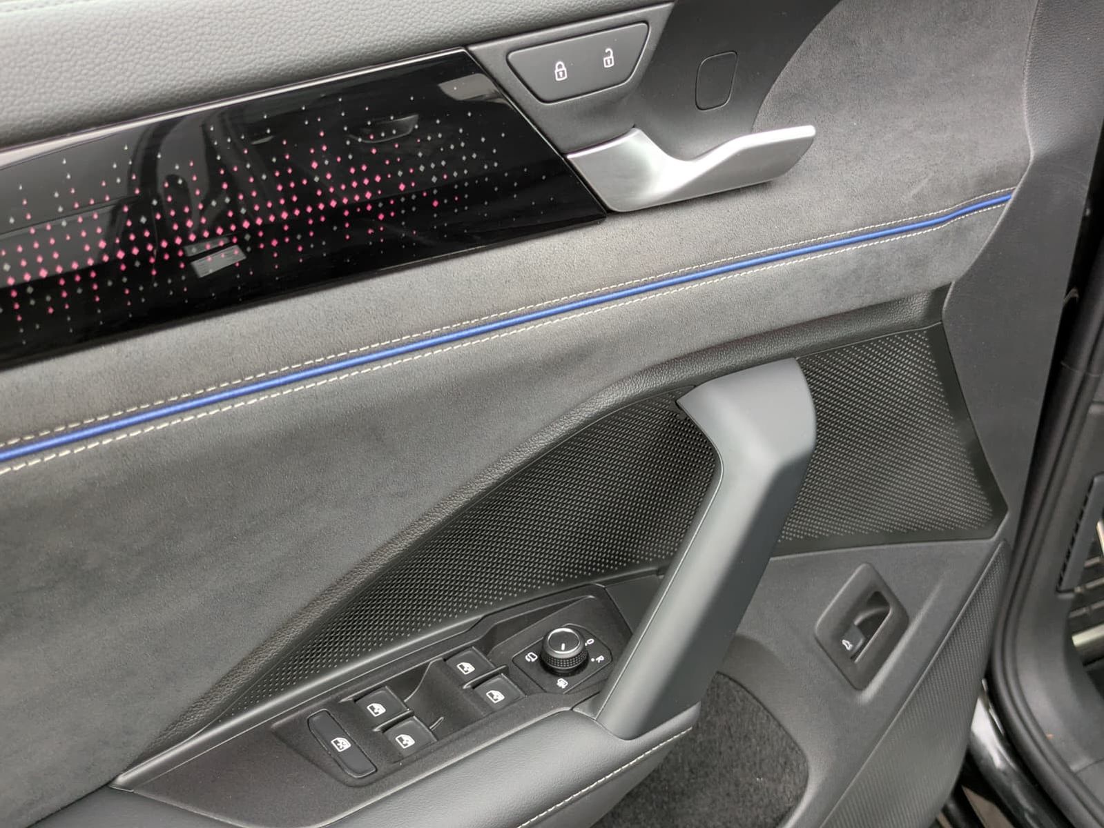 Illustrazione del veicolo Volkswagen Tayron 2.0 TDI 4M R-Line 7Si*MATRIX*AHK*PANO*HUD