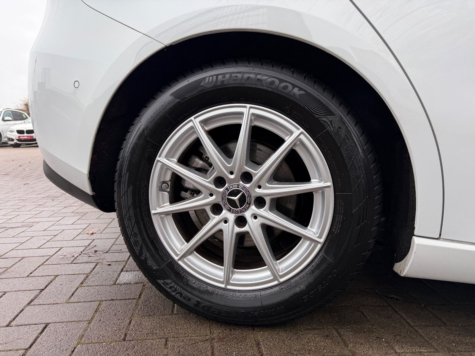 Fahrzeugabbildung Mercedes-Benz B 200 MULTIBEAM*TEMPO*KAMERA*AHK*WIDESCREEN