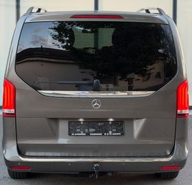 Mercedes V 220 - 6