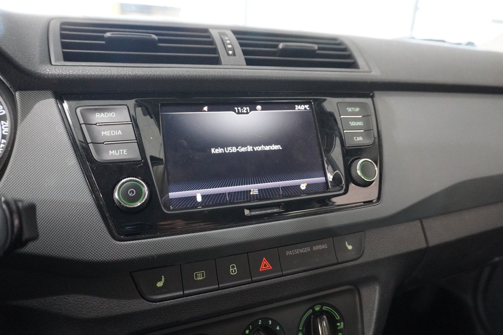 Fahrzeugabbildung SKODA Fabia 1.0 TSI COMBI COOL PLUS LED/SHZ/PDC/DAB+