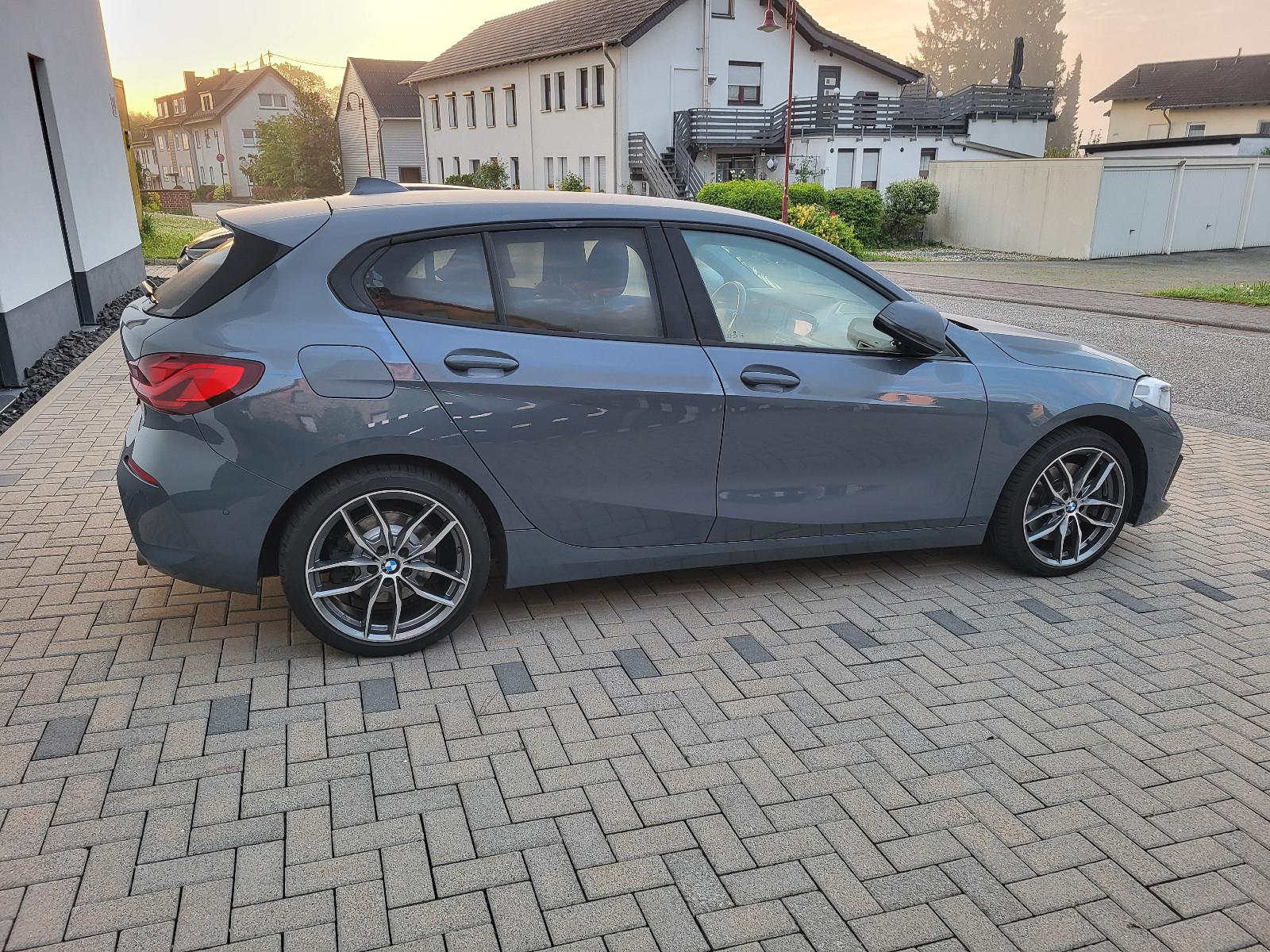 BMW 120d xDrive Sport Line > AT-Motor mit 12.548Km  
