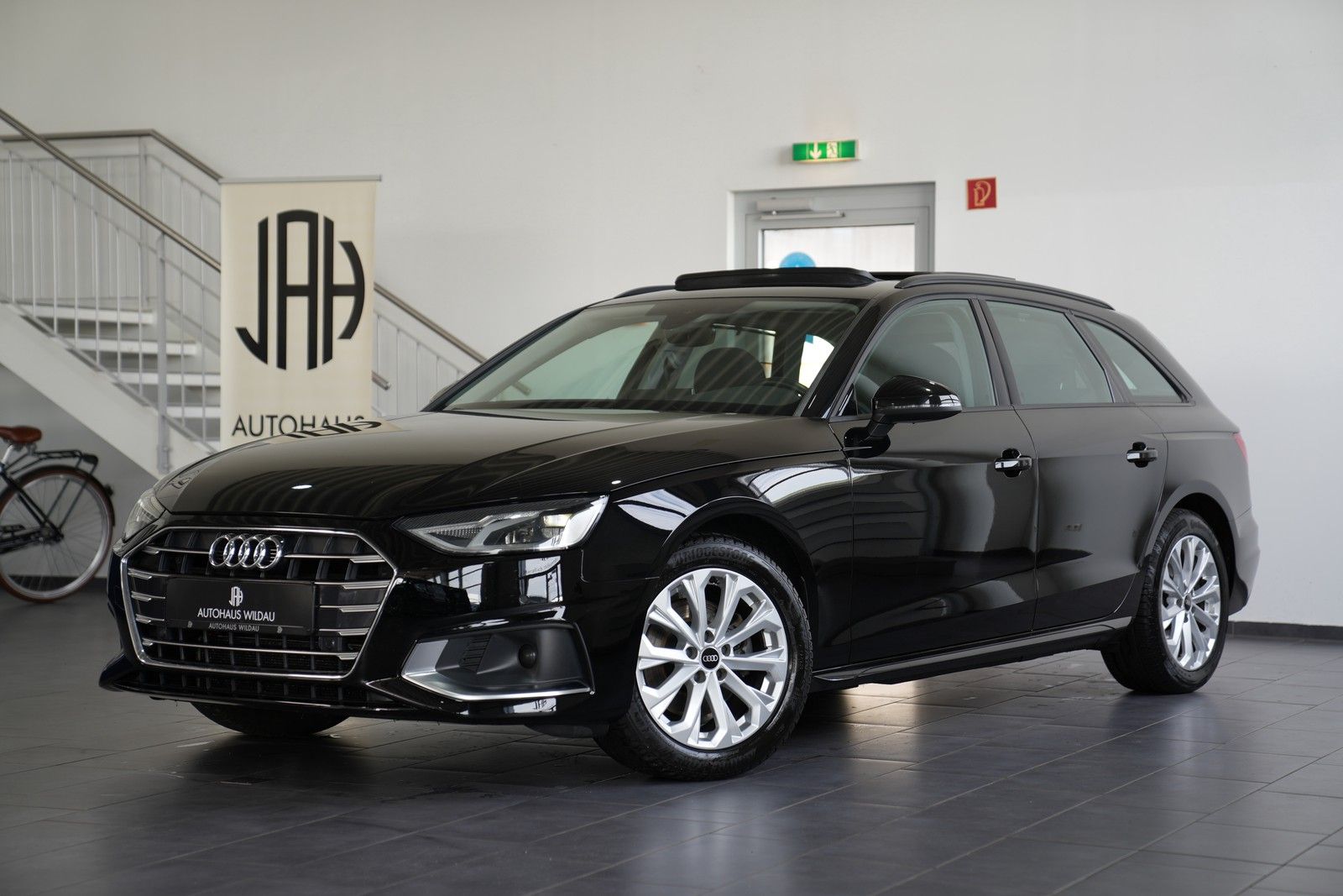 Audi A4 Avant 35 TDI advanced *AUT*NAV*PANO*STHZ*