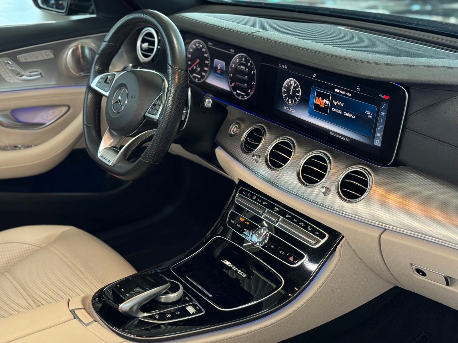Fahrzeugabbildung Mercedes-Benz E 63 AMG T-Modell 4Matic Burmester VOLL
