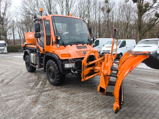 Unimog U400 Winter-Salzsteuer Schneeschild