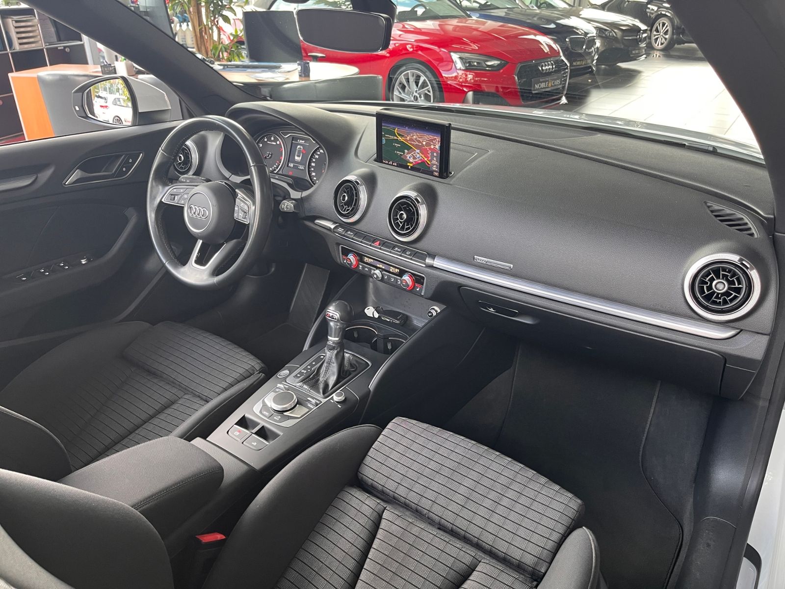 Fahrzeugabbildung Audi A3 Cabriolet Sport 35 TFSI S tronic AHK NAVI LED