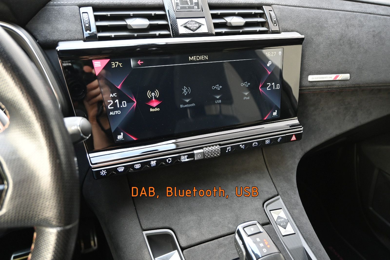 Fahrzeugabbildung DS Automobiles DS7 Crossback PureTech 180 PERF. LINE+ °AHK°PANO