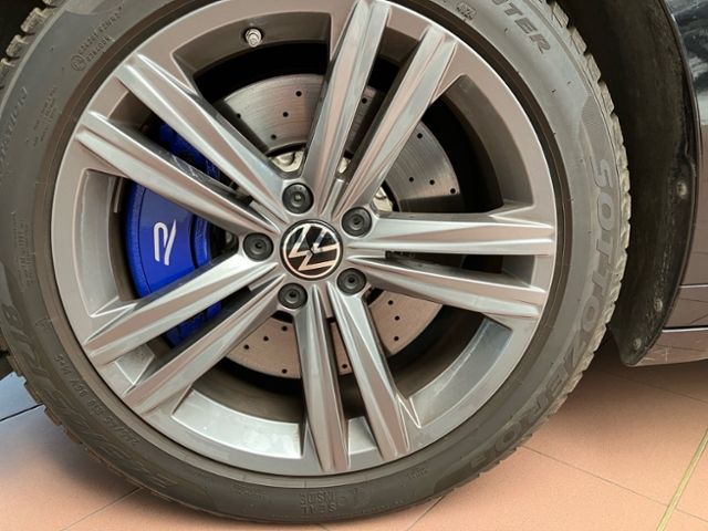 Fahrzeugabbildung Volkswagen Arteon R Shooting Brake 4M 2.0 TSI DSG 4 PANO NA