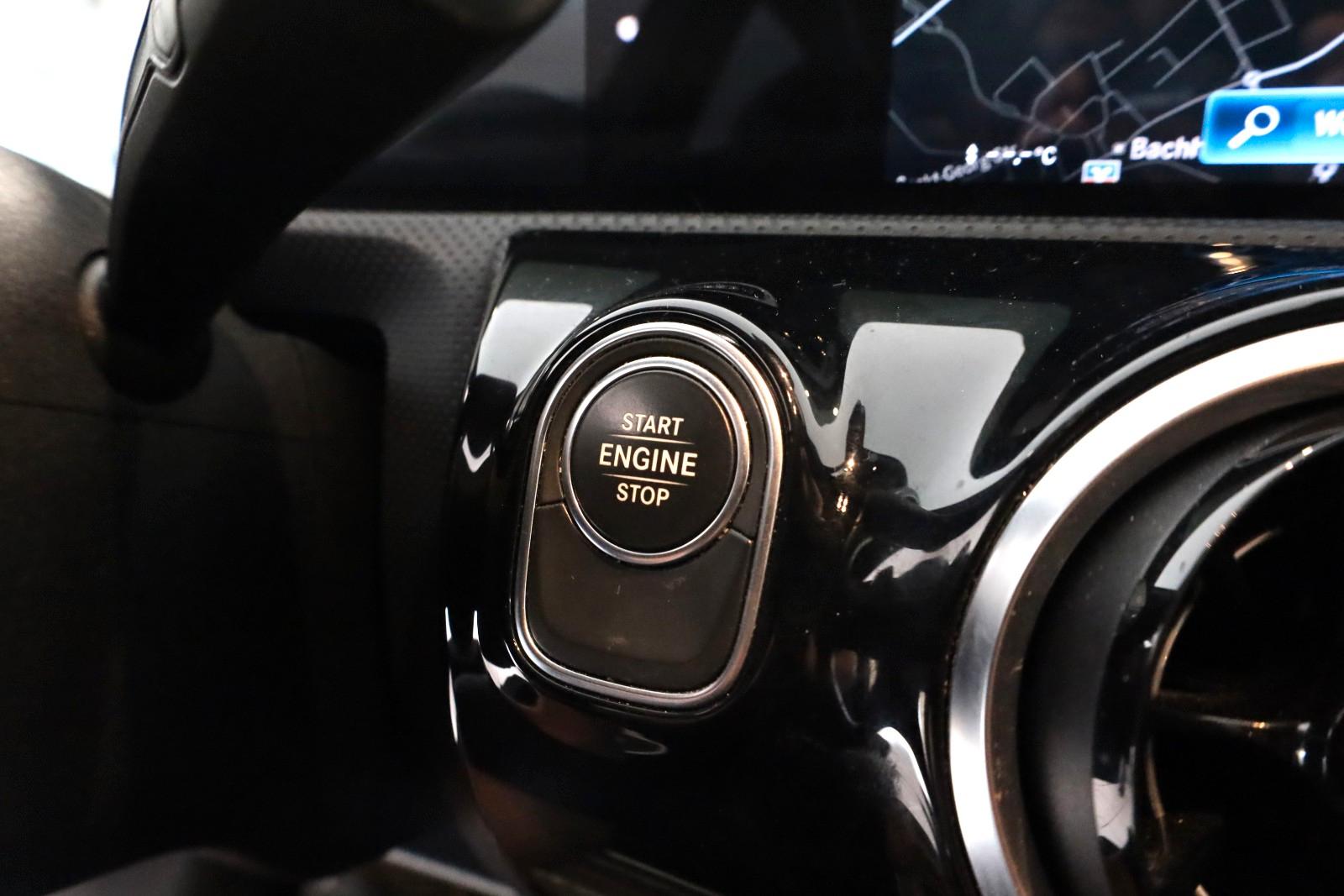 Mercedes-Benz A 250e Sportpaket,LED,Navi,MBUX,Temp,PDC,SHA,F1