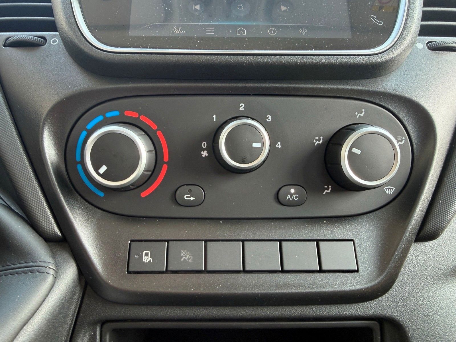 Fahrzeugabbildung Iveco Daily 35S16 3.0L *R3.450mm*AHK*Kamera*Klima*