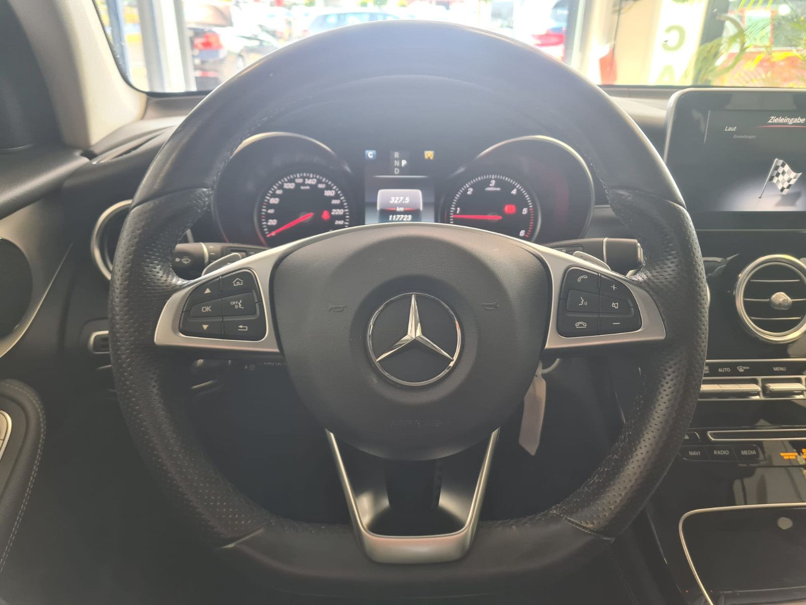 Fahrzeugabbildung Mercedes-Benz GLC 220 4Matic/LEDER/NAVI/SCHECKHEFT