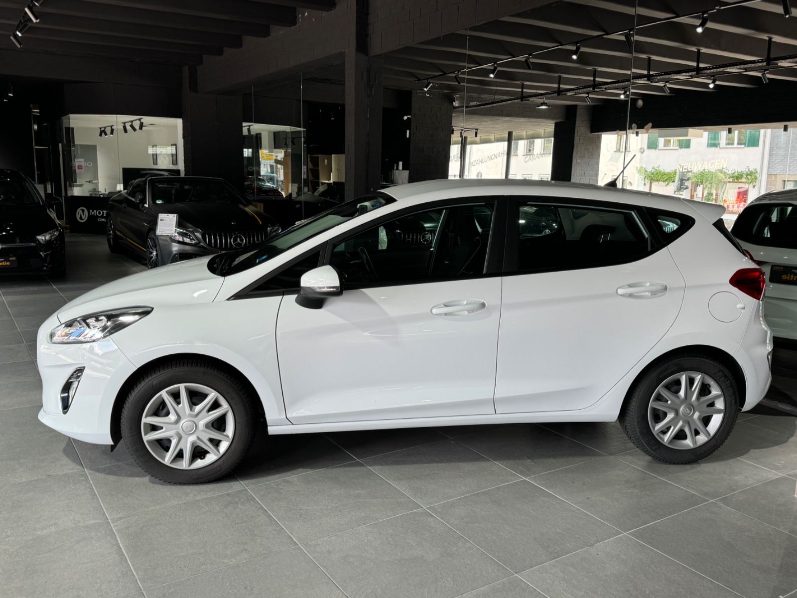 Fahrzeugabbildung Ford Fiesta Cool & Connect/APPLE/8-FACH/SZHZ/