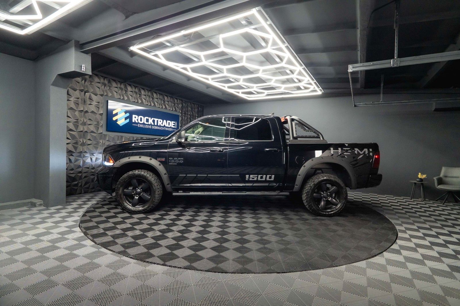 Fahrzeugabbildung Dodge RAM 5.7 V8 HEMI 4x4 OFFROAD Night-Paket *LED*AHK